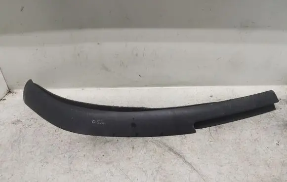 Toyota Avensis T250 Front bumper lip 