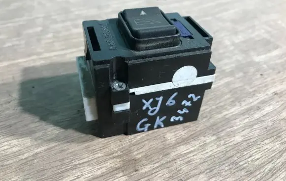 Jaguar XJ X300 Electric window control switch DBC12339 TRW