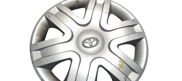 Toyota Corolla Verso AR10 R17 wheel hub/cap/trim PZ443E866000