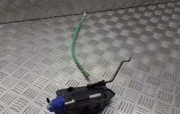 Audi A3 S3 8L Rear door lock 8D0839016A