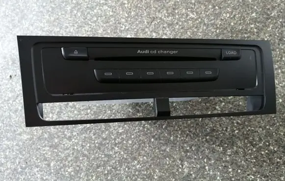 Audi A4 S4 B8 8K CD/DVD changer 8T1035110C