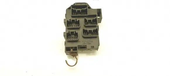 Toyota Avensis Verso Fuse module PPT30