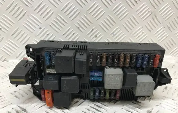 Mercedes-Benz E W211 Fuse module 2115453001