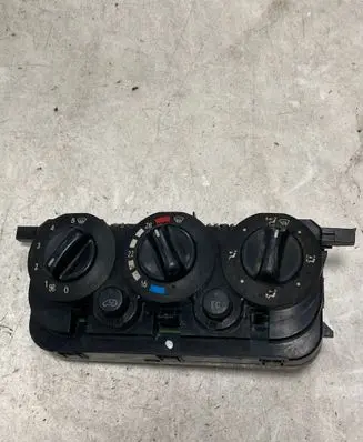 Mercedes-Benz A W168 Climate control unit 1688302085 155001