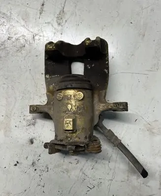 Opel Insignia A Rear brake caliper