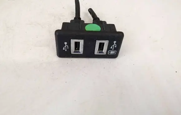 Opel Crossland X USB socket connector 