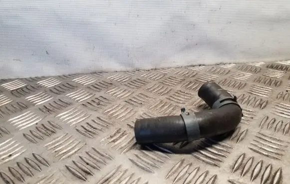 Engine coolant pipe/hose