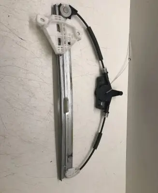 Rear window lifting mechanism without motor