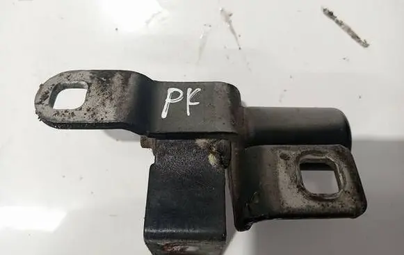 Ford Mondeo MK IV Front door upper hinge 