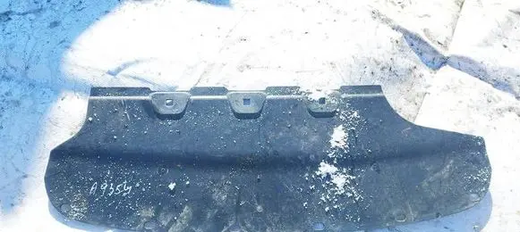 BMW 5 GT F07 Engine splash shield/under tray 7184765