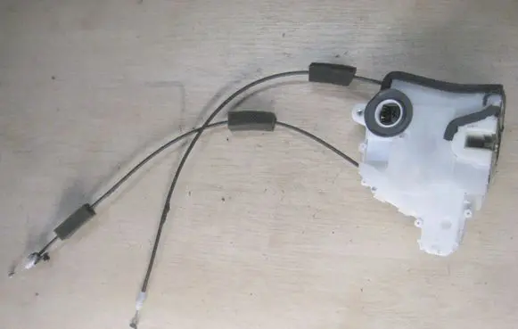 Honda Insight Front door lock 72110TM8G01