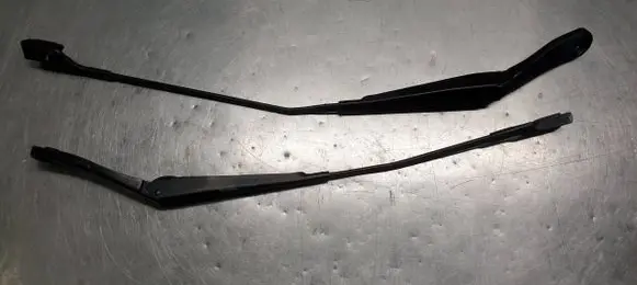 Volvo S80 Front wiper blade arm 30796035