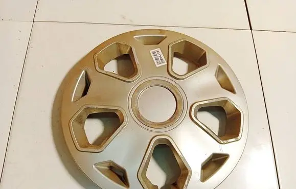 Toyota Yaris R15 wheel hub/cap/trim