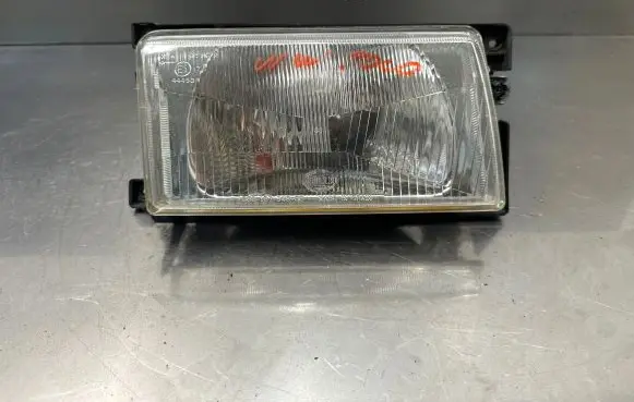 Volkswagen Polo II 86C 2F Headlight/headlamp