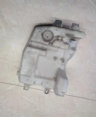 BMW 2 F45 Windshield washer fluid reservoir/tank 7331418