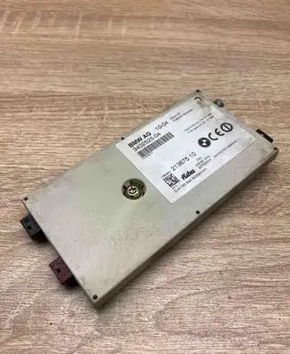 BMW X5 E53 Aerial antenna amplifier 3402525 21367510