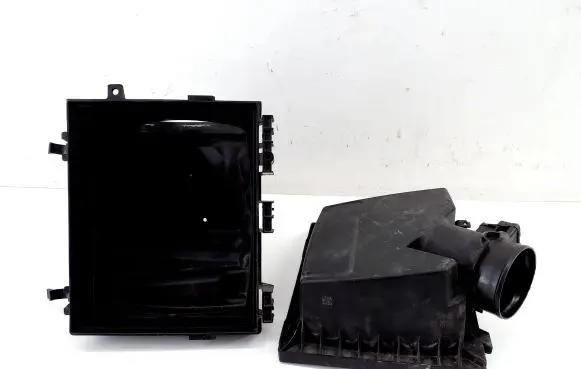 Ford S-MAX Air filter box 2082683 DS739661KA