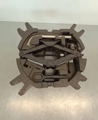 Volkswagen PASSAT B8 Tool set