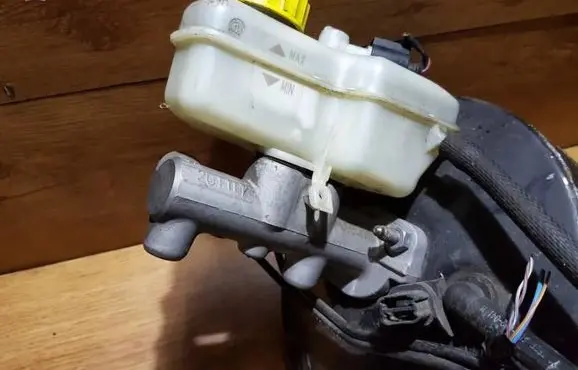 Master brake cylinder