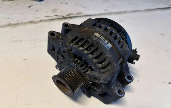 BMW 5 F10 F11 Generator/alternator 7591529