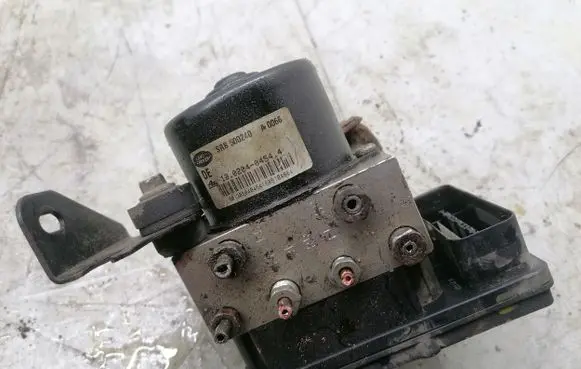 Land Rover Freelander ABS Pump 00008327E2