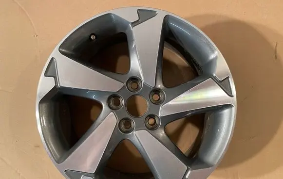 Ford Focus R17 alloy rim 
