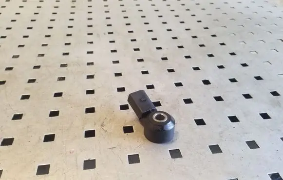 Volkswagen Eos Detonation knock sensor 030905377C
