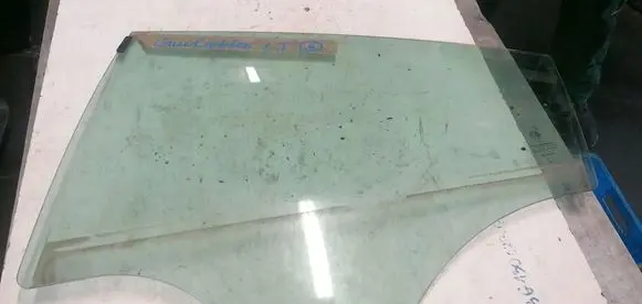 Alfa Romeo Giulietta Sliding door window/glass 