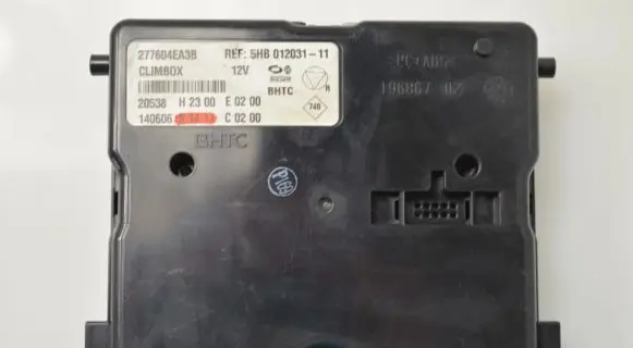Nissan Qashqai Air conditioning/heating control unit 277604EA3B