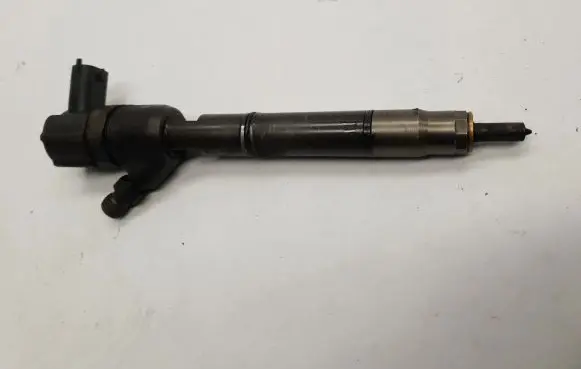 KIA Sportage Fuel injector 338002A800