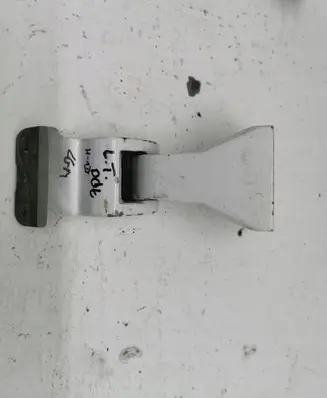 Hyundai Lantra II Rear door lower hinge
