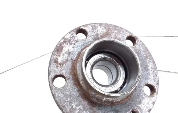 Audi A2 Front wheel hub