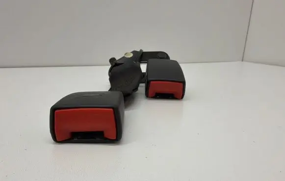 BMW 5 E60 E61 Rear seatbelt buckle 9117188 33027192 B34508