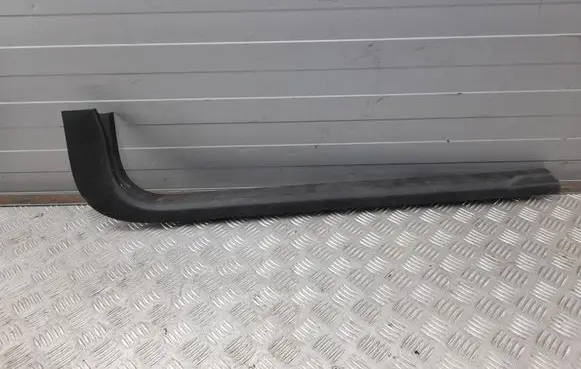 Chevrolet Camaro Front sill trim cover 84078876