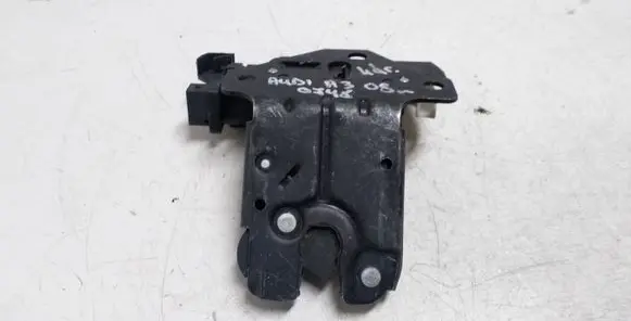 Audi A3 S3 8P Tailgate/trunk/boot lock/catch/latch 8P4827505B