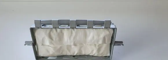 Nissan Leaf I (ZE0) Passenger airbag