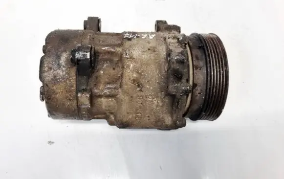 Volkswagen Golf IV Air conditioning (A/C) compressor (pump) 1J0820803F