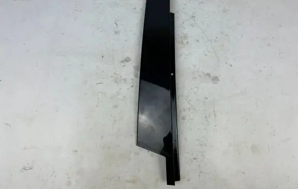Front door glass trim molding