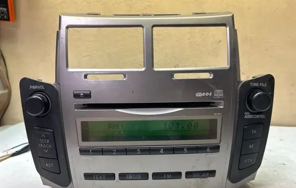 Toyota Yaris Radio/CD/DVD/GPS head unit 861200D490 12300015400101