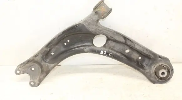 Volkswagen PASSAT B8 Front lower control arm/wishbone 3Q0407153B