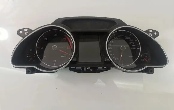 Audi A5 8T 8F Speedometer (instrument cluster) 8T0920932J