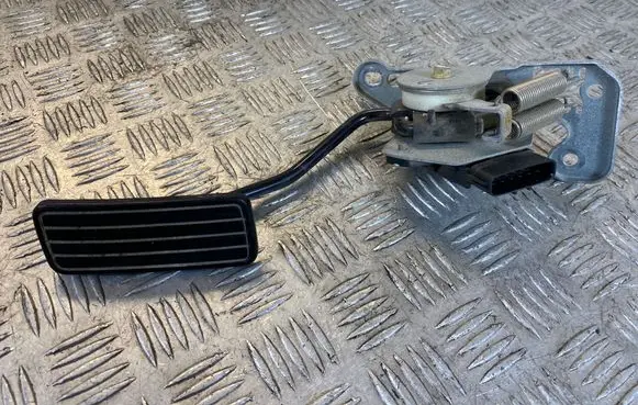 Subaru Legacy Accelerator throttle pedal 36010AG061 1988000181