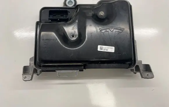 Tesla Model 3 Central body control module 156930300A