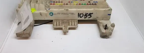 Mazda 3 I Fuse module 00271110 519062103 300305