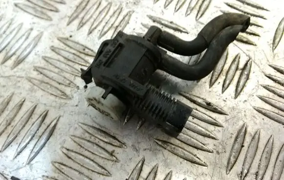 Volkswagen Touareg II Turbo solenoid valve 1K0906283A