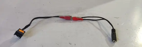 BMW 3 E90 E91 AUX in-socket connector 