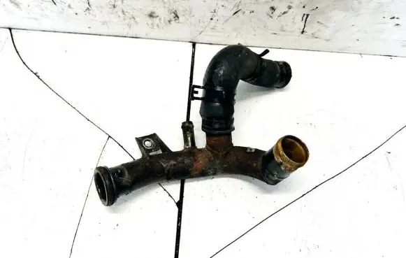 Hyundai Santa Fe Engine coolant pipe/hose
