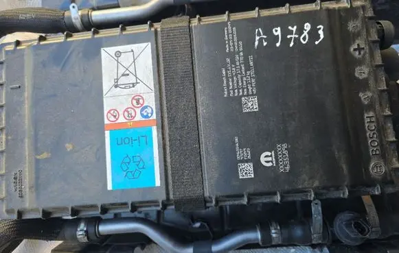Jeep Renegade Hybrid / electric car battery 044200503D