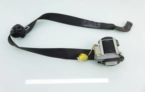 Volkswagen Golf Plus Front seatbelt 5M1857706