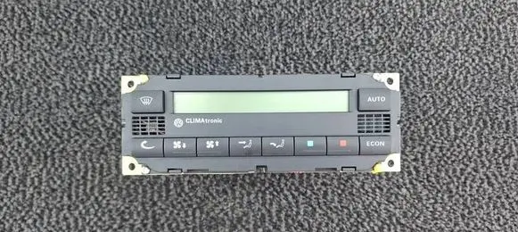 Volkswagen Golf IV Climate control unit 3B1907044B 5HB00761710